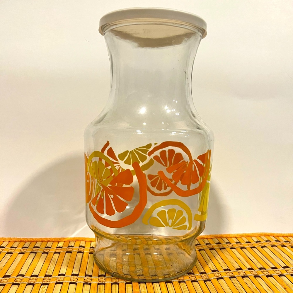 Anchor hocking juice carafe